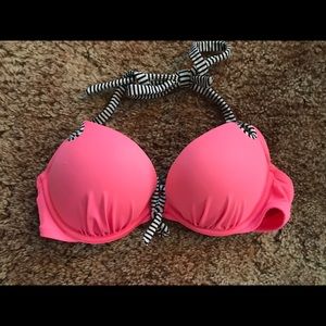 Victoria’s Secret bombshell add 2 cups bikini